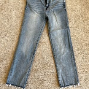 Frayed legs jeans
